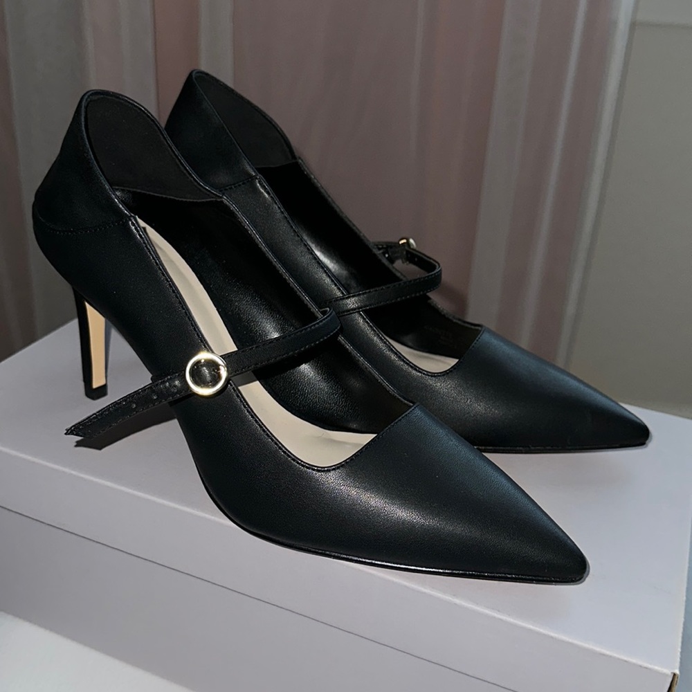 Mary Jane step back pumps